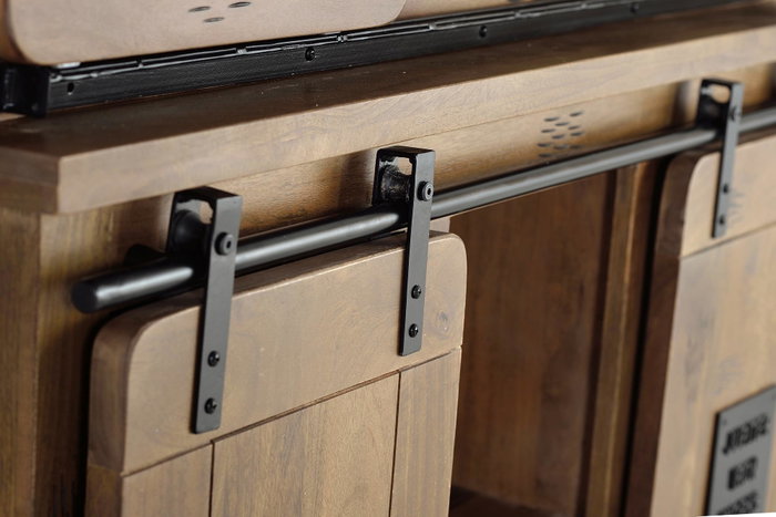 GINER Y COLOMER Armario de madera de mango y metal con 4 puertas correderas